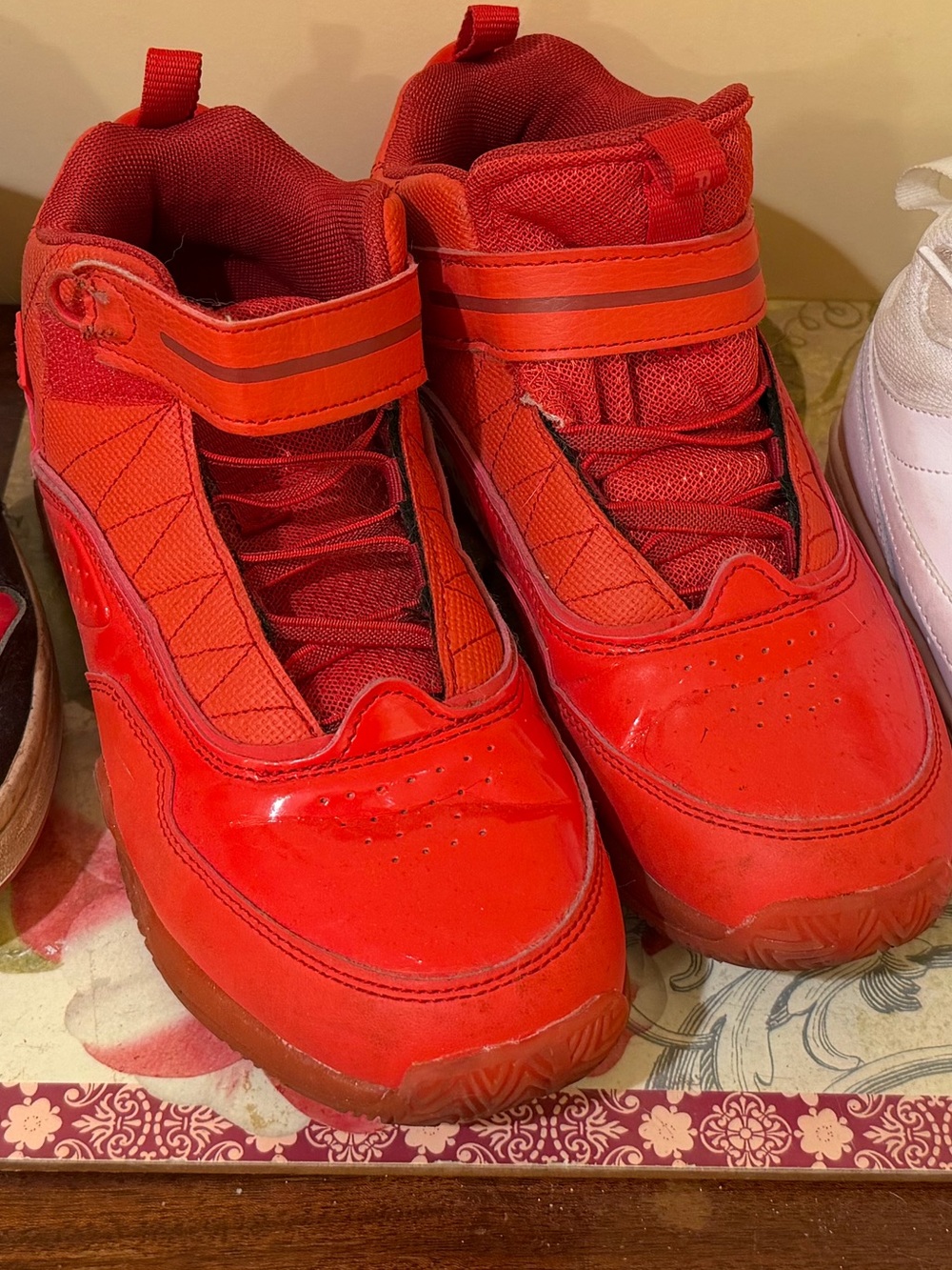 Nike Kids Red Hook-and-Loop Sneakers